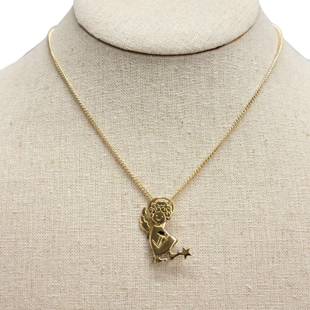 Vintage Avon Playful Angel Articulated Star Pendant Necklace Gold Tone
